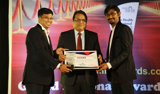 Swapnil Bumb Presenting Award